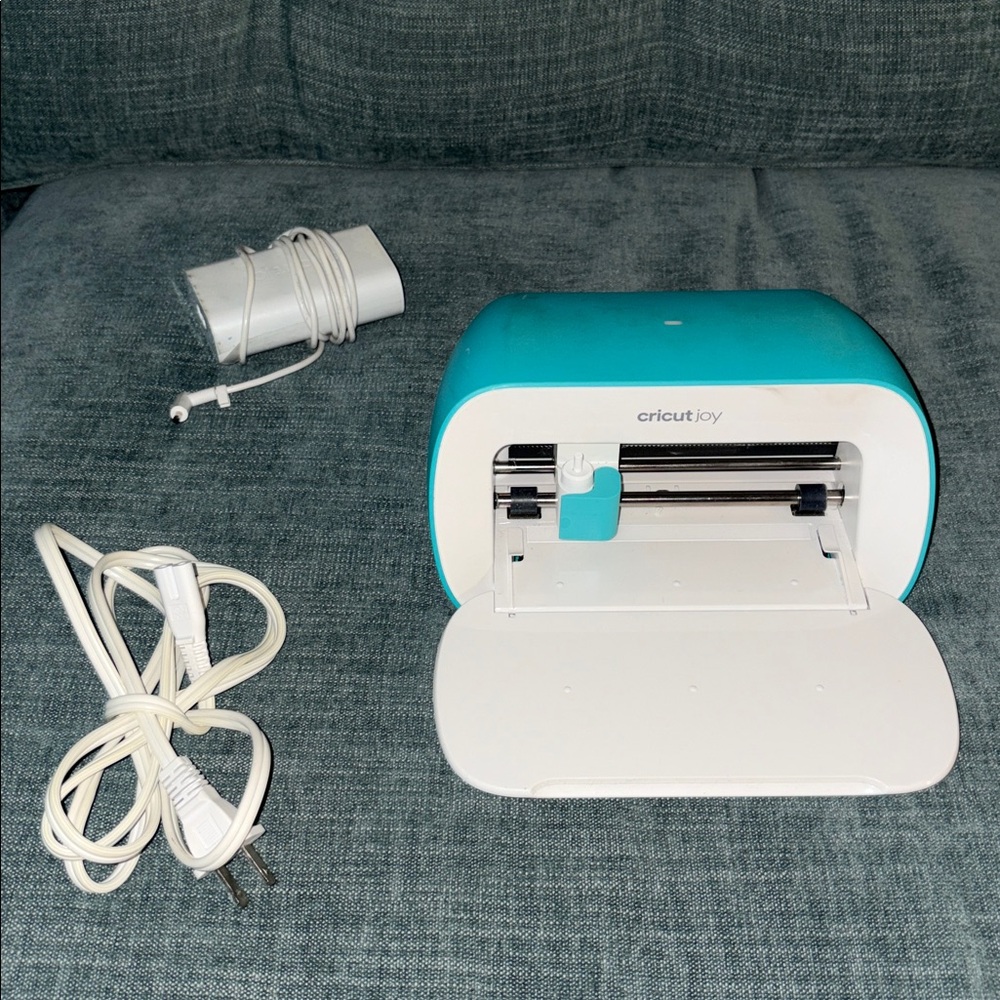 Cricut Joy Compact Cutter in Teal and White